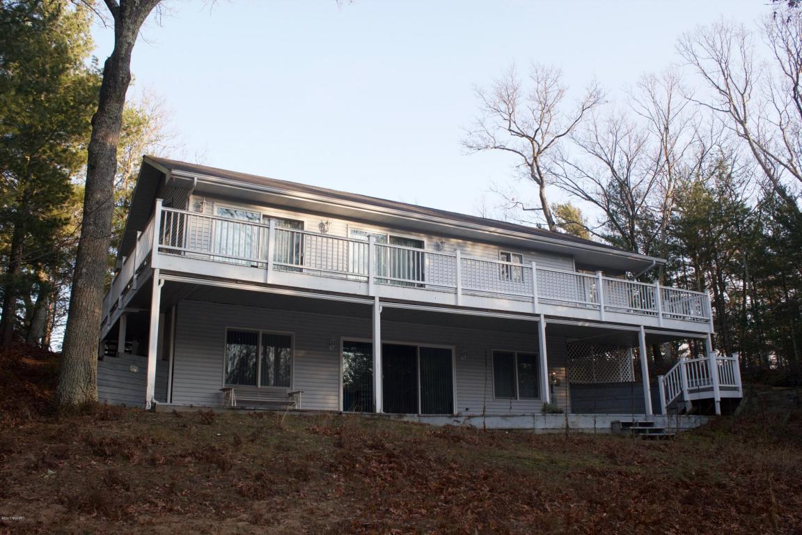 9124 N Helena Avenue, Pentwater, MI 49449 Trophy Class Real Estate