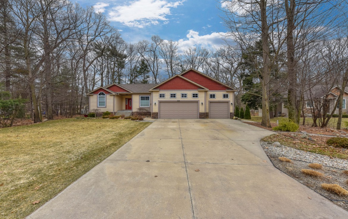 Muskegon Land Brokers Trophy Class Real Estate