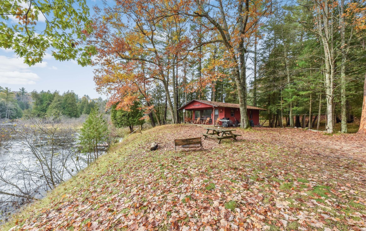 4993 Little River Rd, Manistee, MI Riverfront 39 Acres Trophy Class