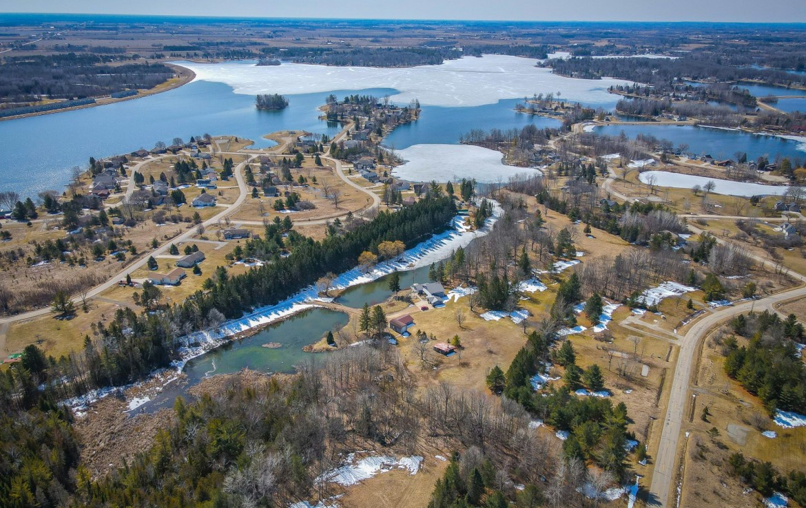 5260 N Hockaday Rd., Gladwin, MI 48624 Lake Lancer Frontage Trophy