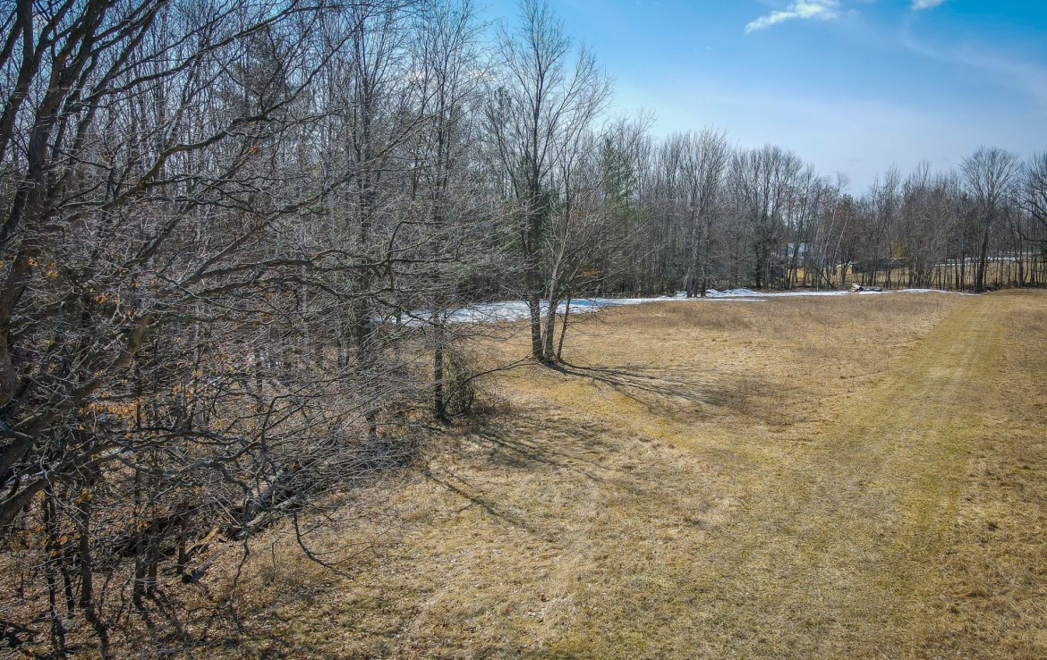 5260 N Hockaday Rd., Gladwin, MI 48624 Lake Lancer Frontage Trophy