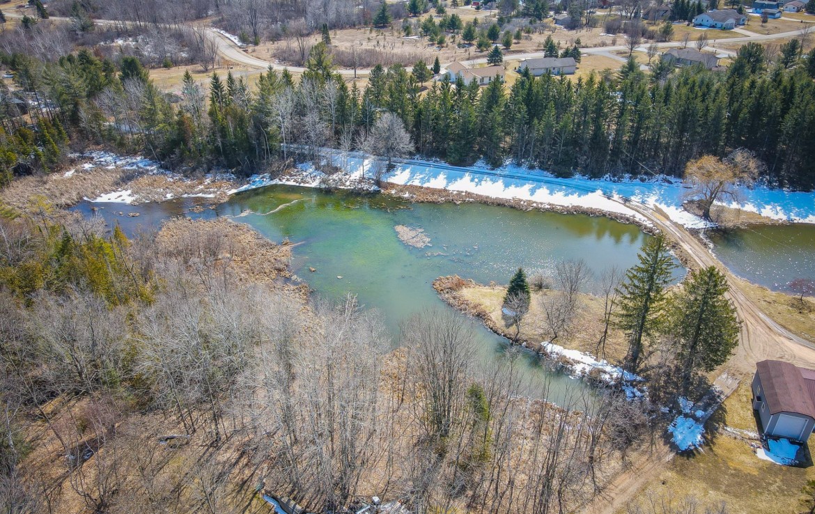 5260 N Hockaday Rd., Gladwin, MI 48624 Lake Lancer Frontage Trophy